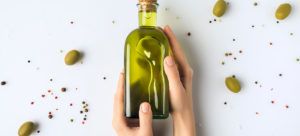 Botella de aceite sin etiqueta